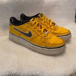 Nike Air Force 1 Size 5.5Y Yellow